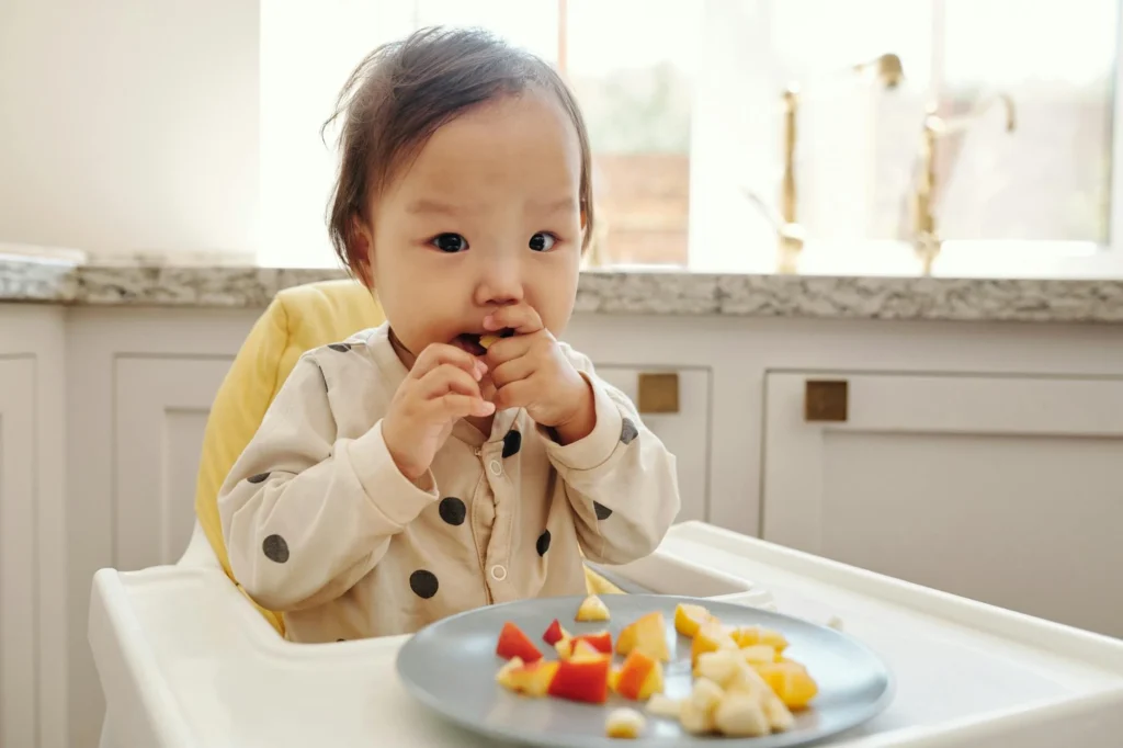 Starting Solids: Your Baby's First Week Plan at 26 Weeks Old