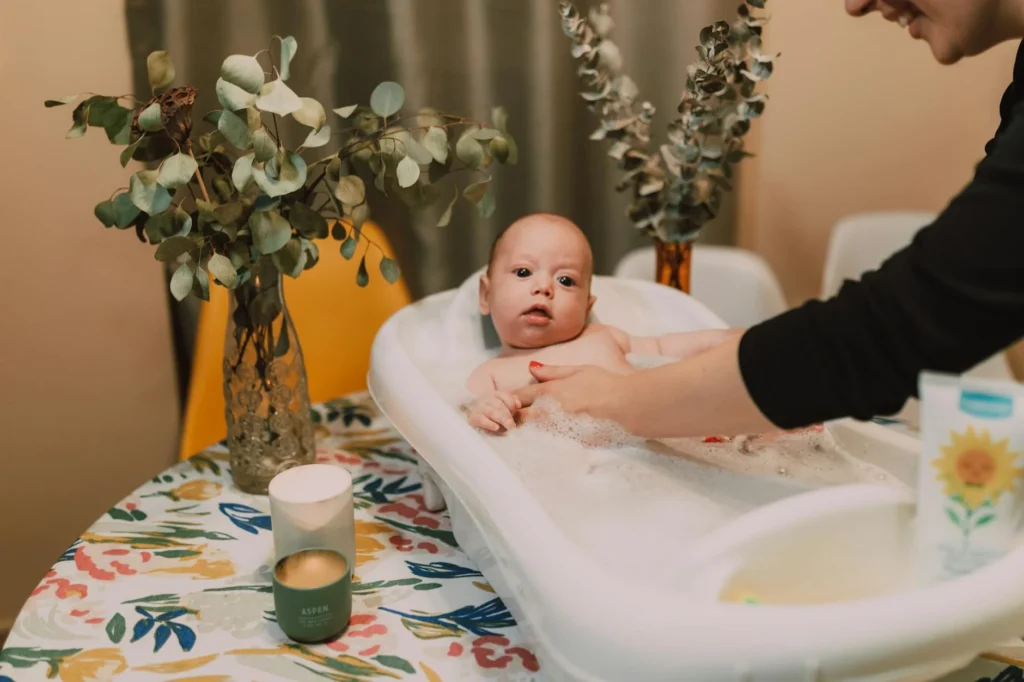 4-Week-Old Baby: A Calmer Bath Time Routine