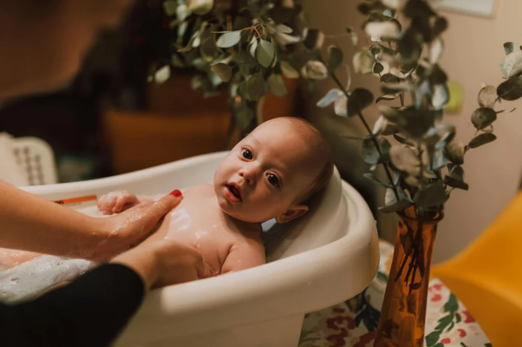 4-Week-Old Baby: A Calmer Bath Time Routine
