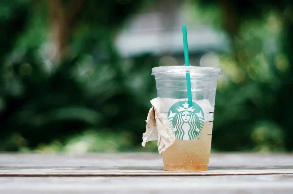 Navigating Straw Cups: A Guide to Leak-Free Sips & Easy Cleaning