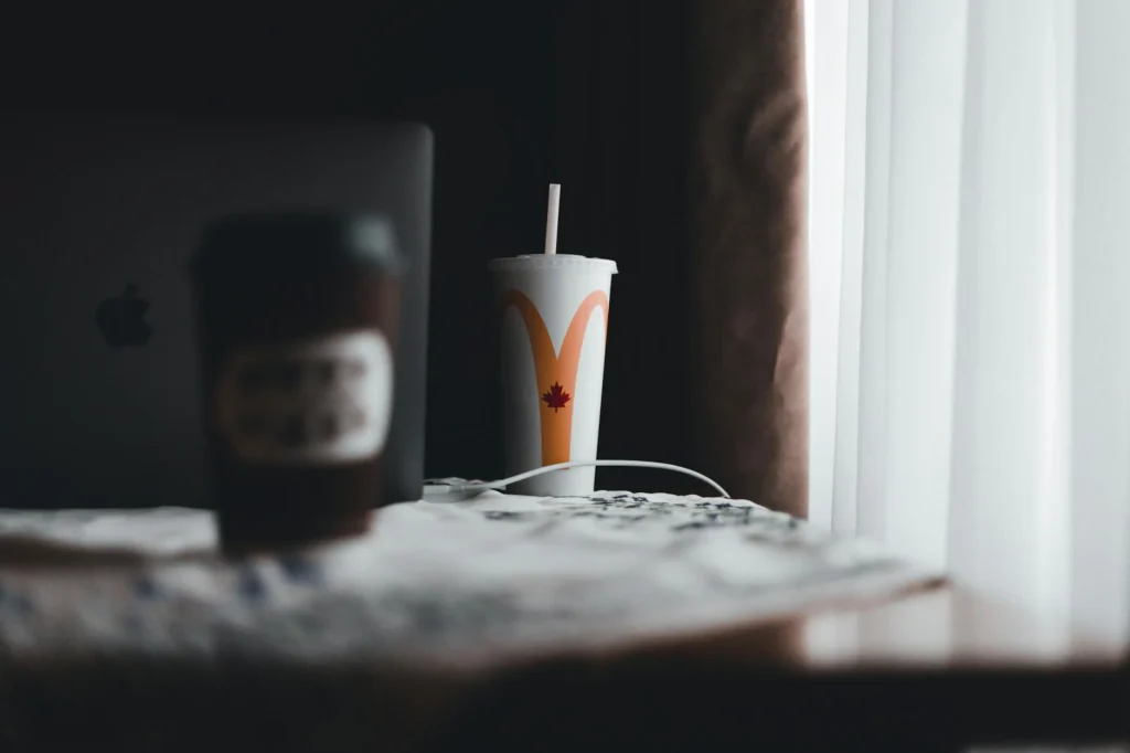 Navigating Straw Cups: A Guide to Leak-Free Sips & Easy Cleaning