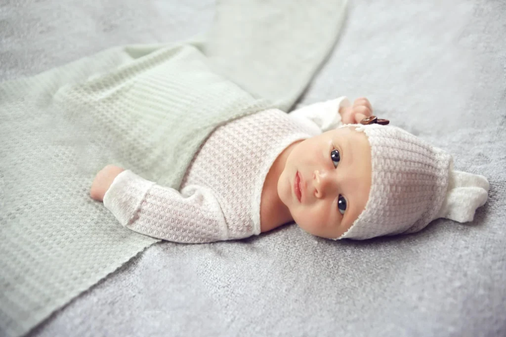 Your 1-Month-Old Baby: Milestones, Sleep, and Feeding (A Realistic Guide)