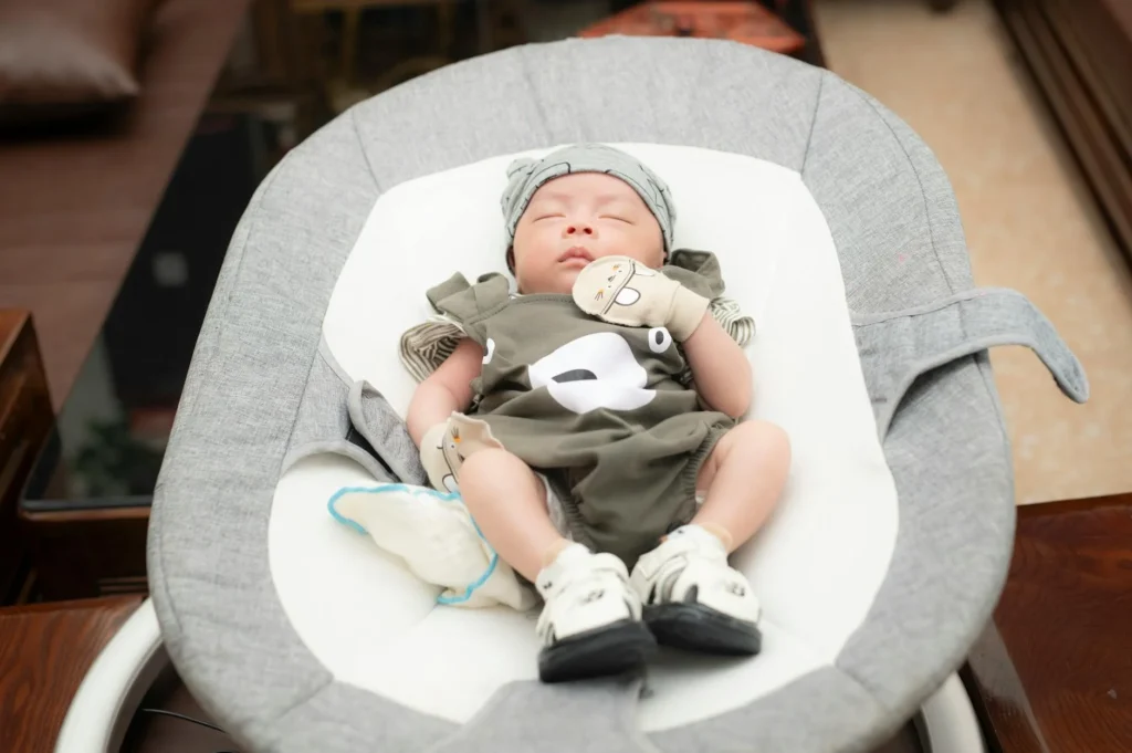 Your 1-Month-Old Baby: Milestones, Sleep, and Feeding (A Realistic Guide)