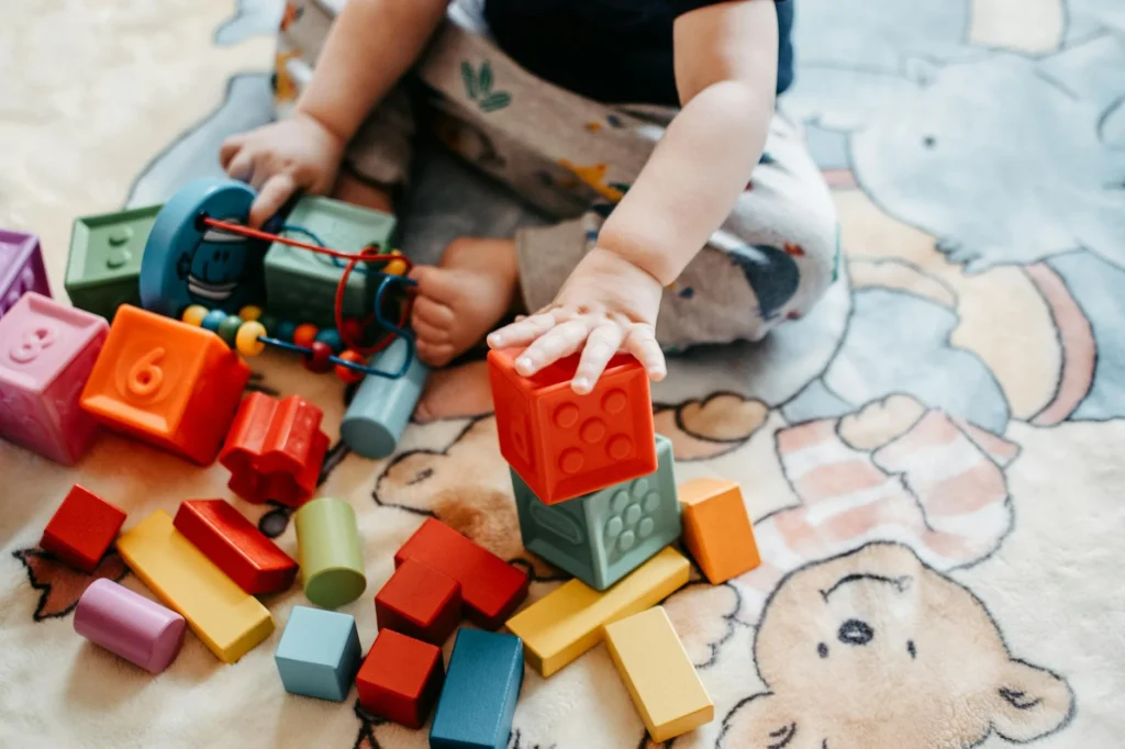21-month-old toddler: building independent play (step-by-step)
