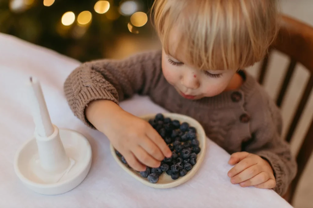 Smart Snacking: Low-Mess Ideas for Your 26-Month-Old Toddler