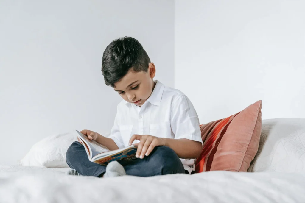 Age 10: Navigating Screens for Better Sleep – A Family Approach