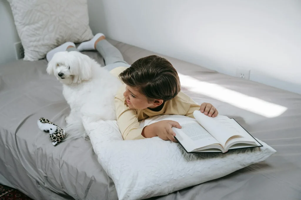 Age 10: Navigating Screens for Better Sleep – A Family Approach