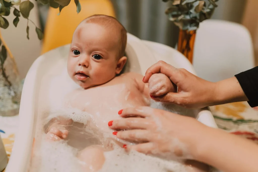 Making Bath Time Bliss: A Guide to Baby Bathtubs and Safety