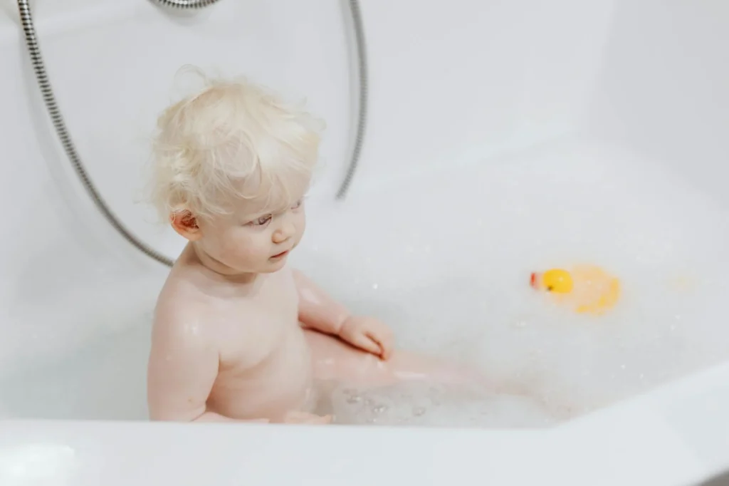 Making Bath Time Bliss: A Guide to Baby Bathtubs and Safety